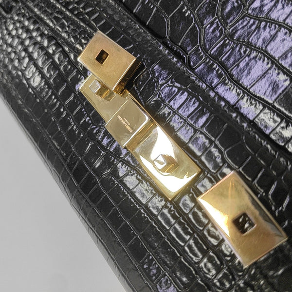 MANHATTAN Medium Calfskin Black