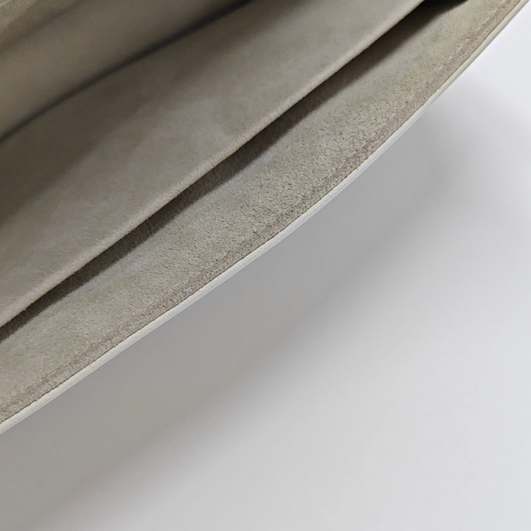 Diorama Medium Cannage Calfskin White
