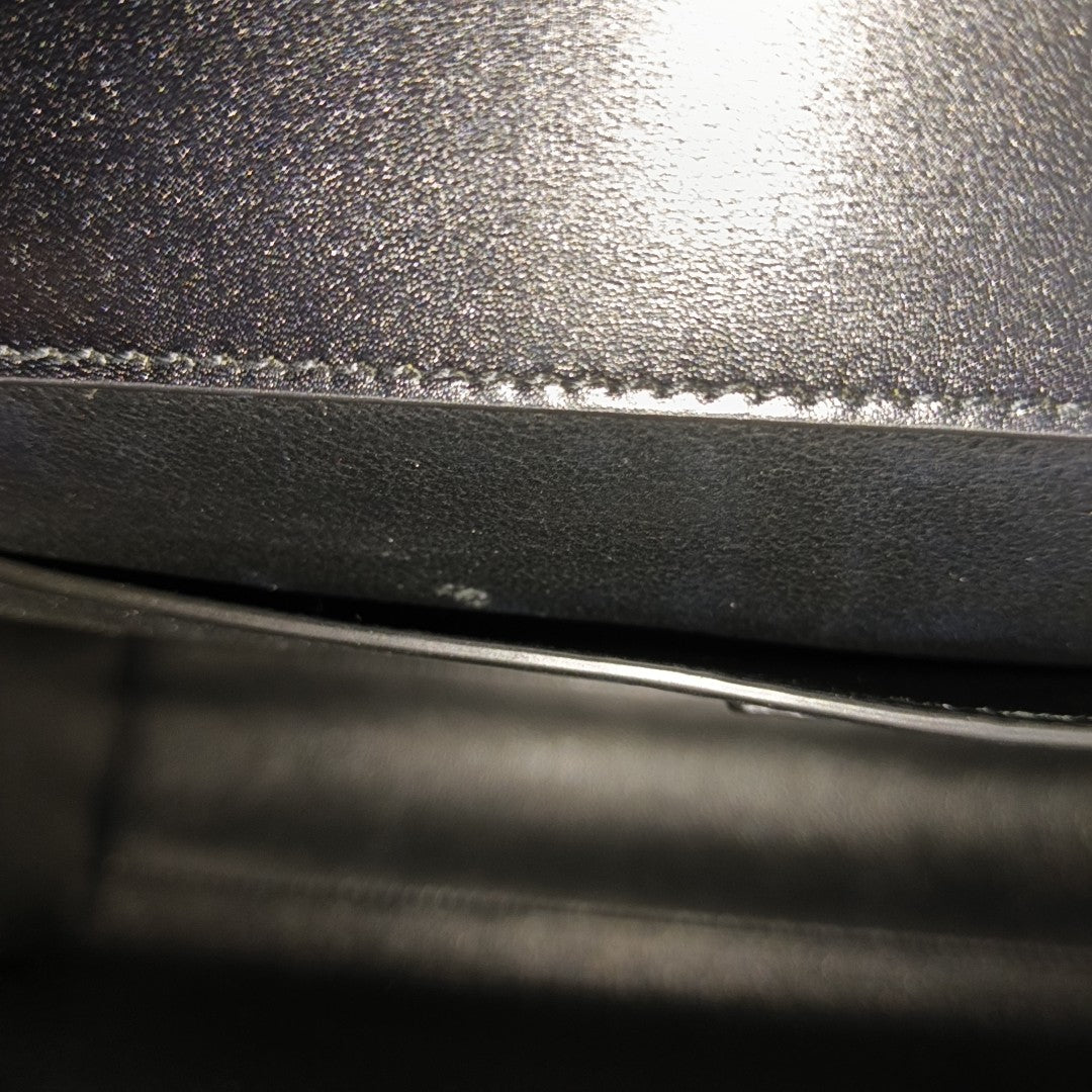 MANHATTAN Medium Calfskin Black