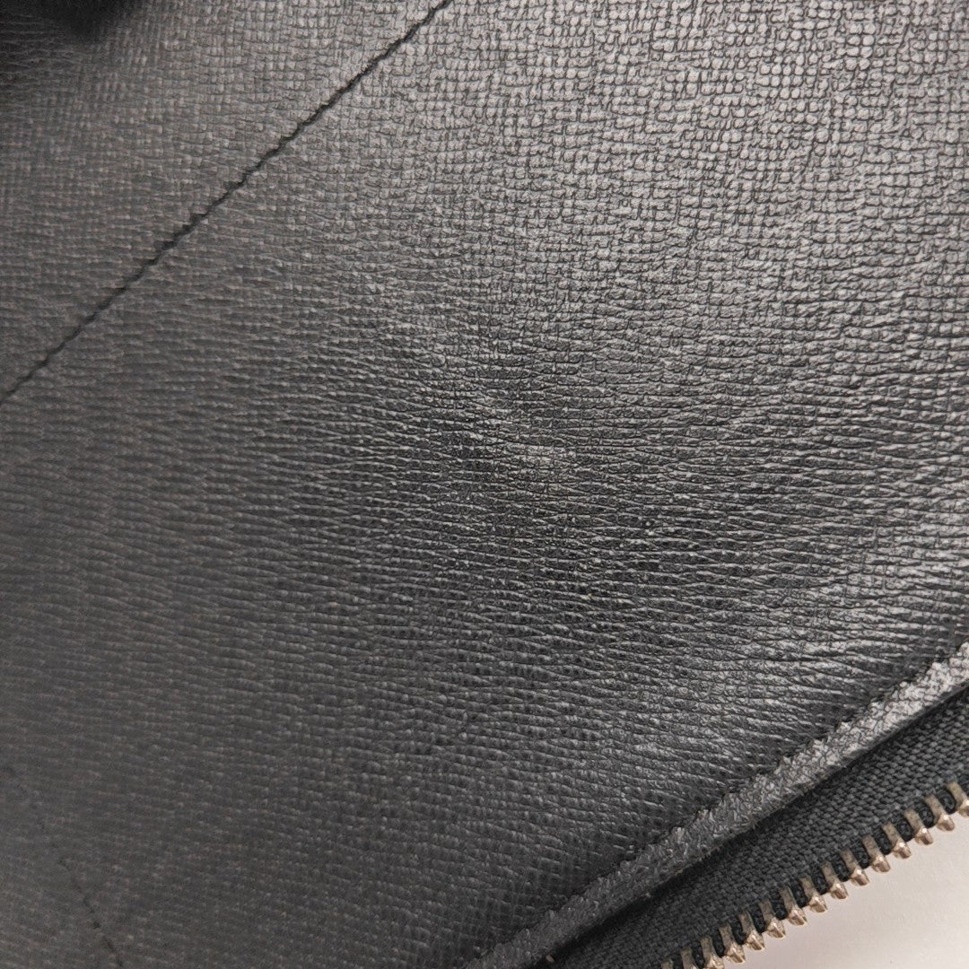 ZIPPY Calfskin Black Wallet