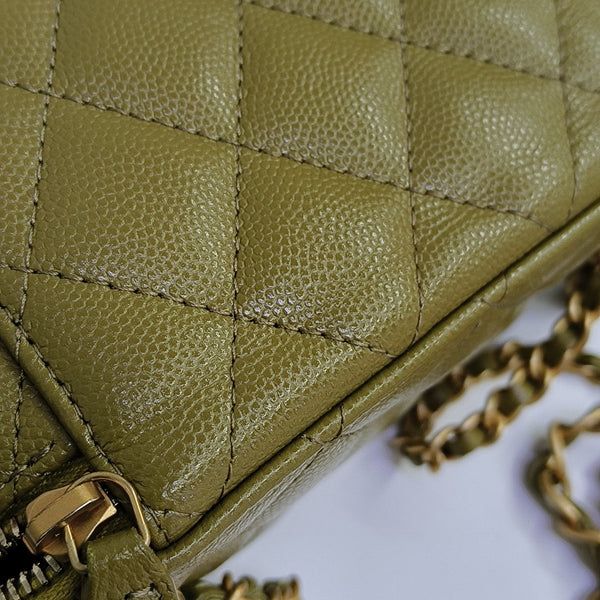 VANITY CASE Small Quilted Grained Calfskin Green