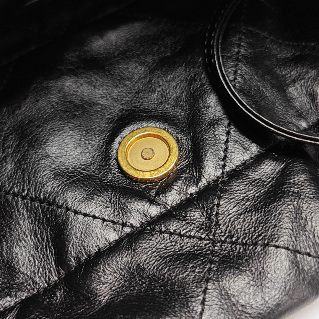 CHANEL 22 Small Quilted Calfskin Black