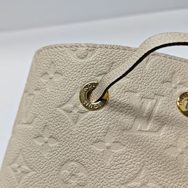 NÉONOÉ MM Monogram Calfskin White
