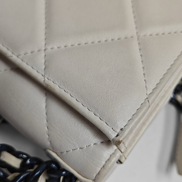CHANEL 19 Quilted Calfskin White