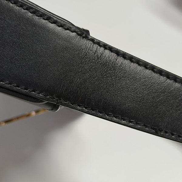 Authenticated pre-owned  LE 5 À 7 Calfskin Black - Top Handle Bag at Looply