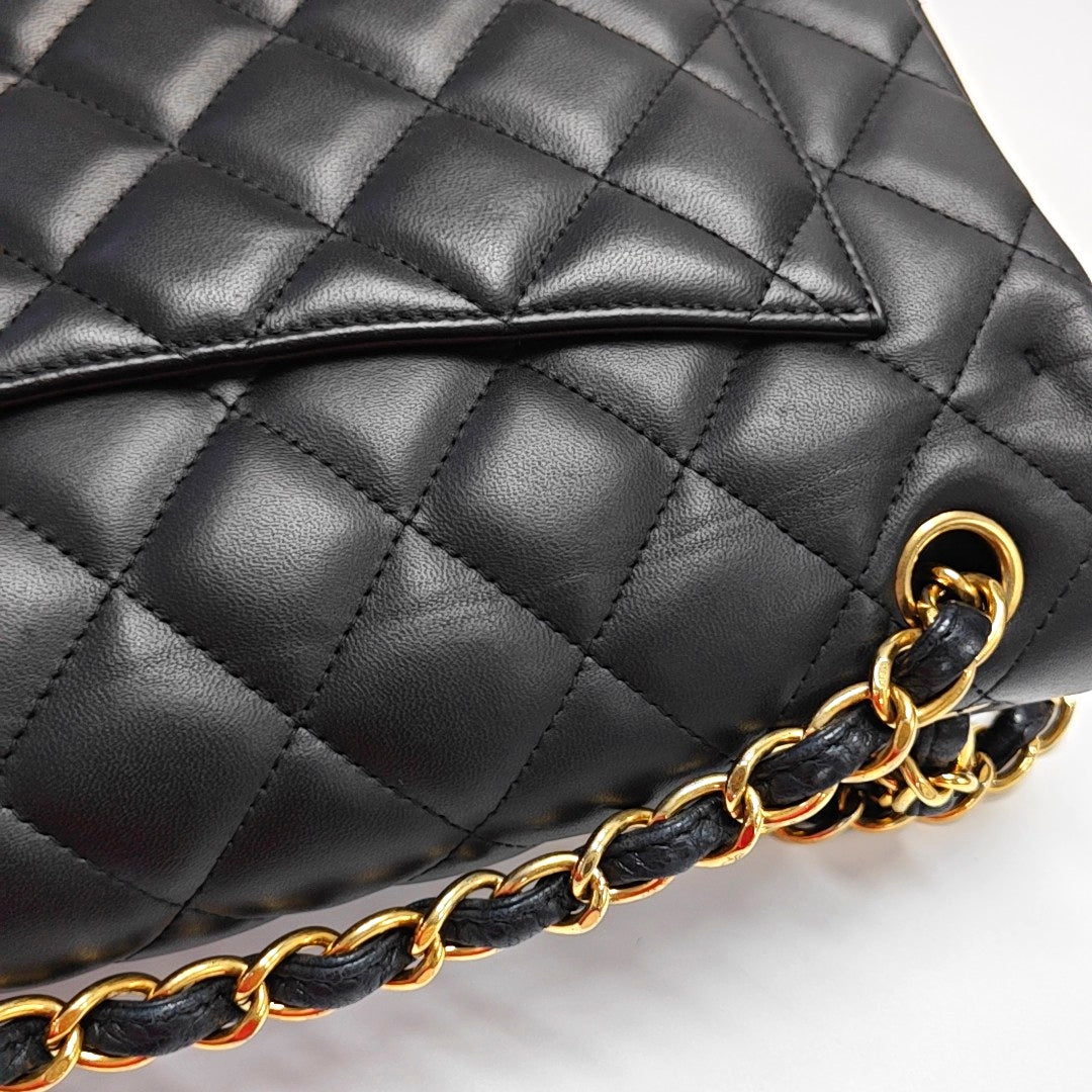 CLASSIC FLAP Jumbo Quilted Lambskin Black