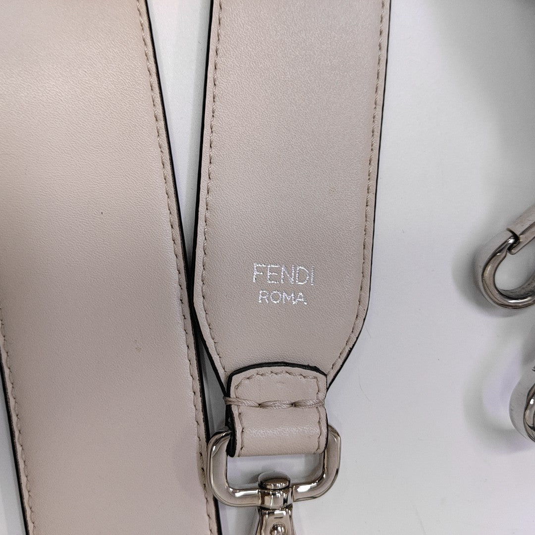 Kan I Medium Calfskin White