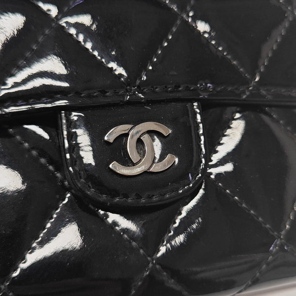 CLASSIC FLAP Quilted Patent Leather Black Card Holder