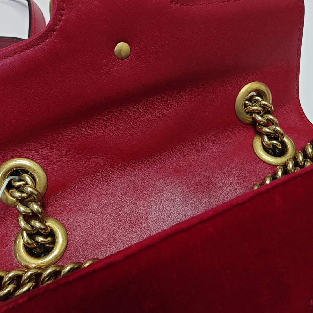 GG Marmont Small Quilted Velvet Red