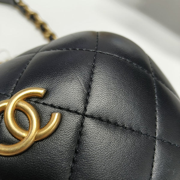Quilted Lambskin Shoulder Bag Black