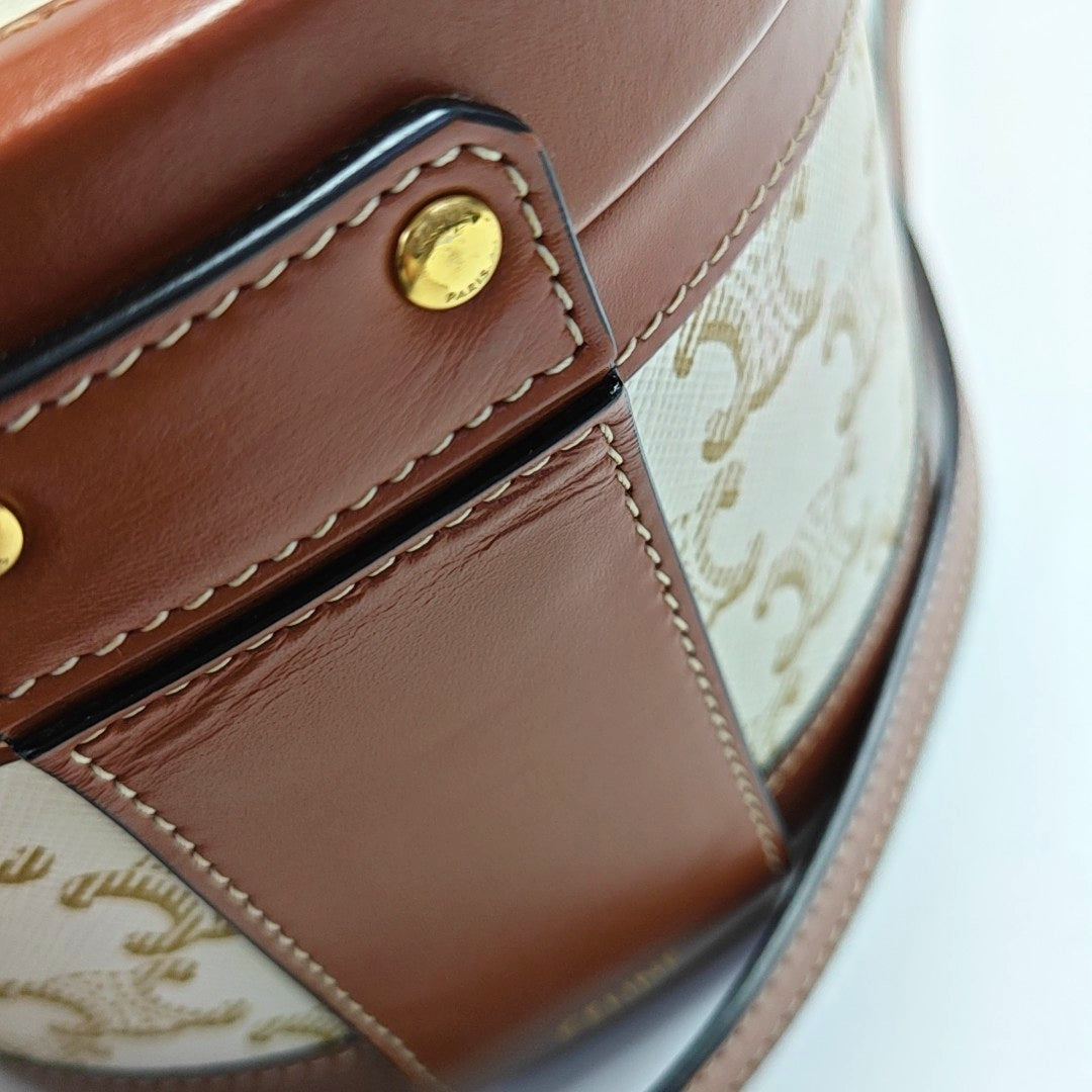 Authenticated pre-owned  TRIOMPHE Medium Calfskin Multicolor - Shoulder Bag at Looply