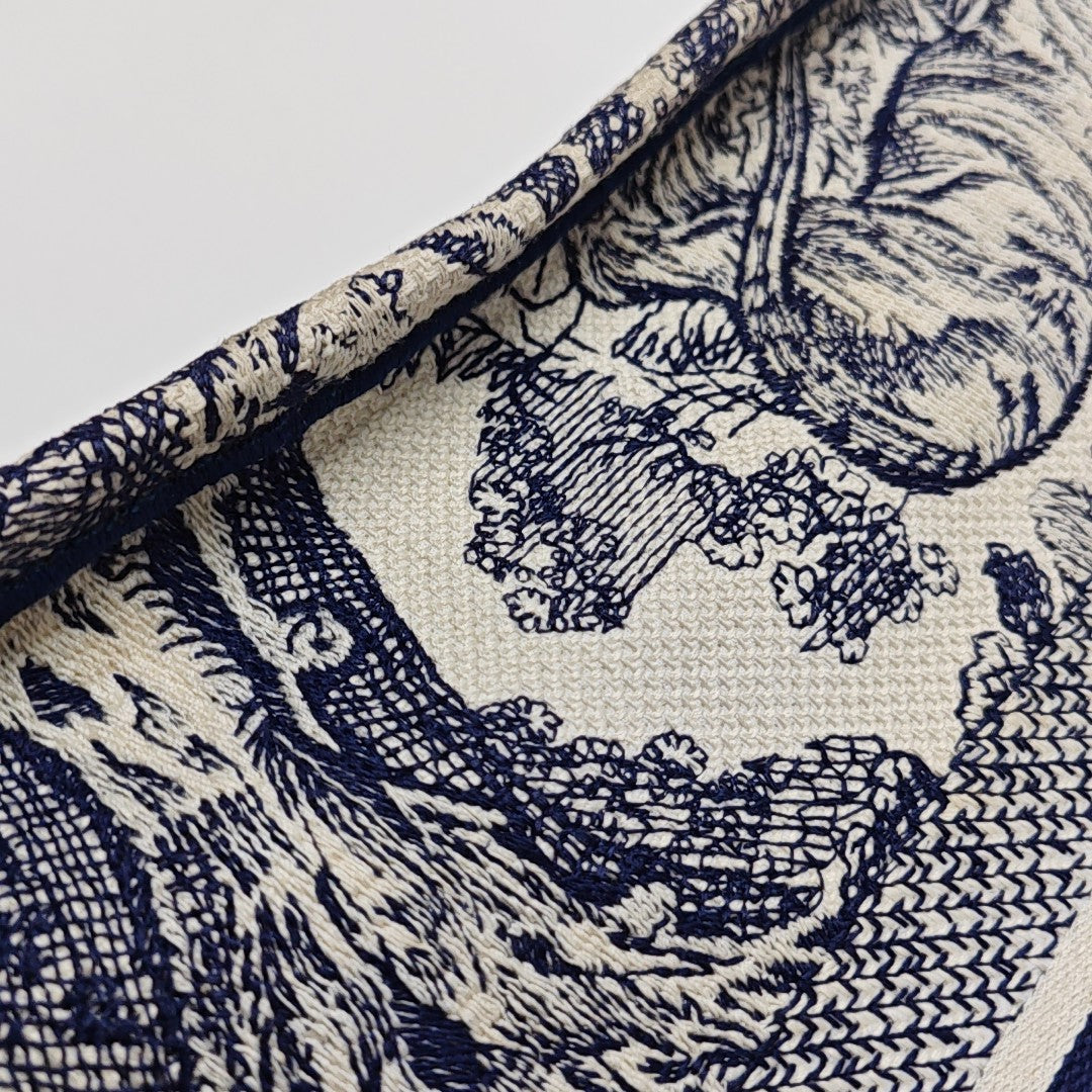 Book Tote Medium Canvas Blue