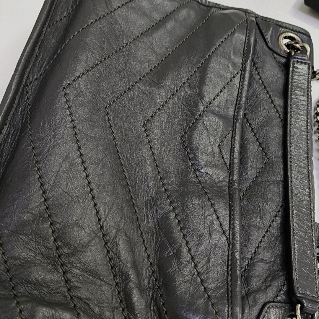 NIKI Medium Chevron Calfskin Gray