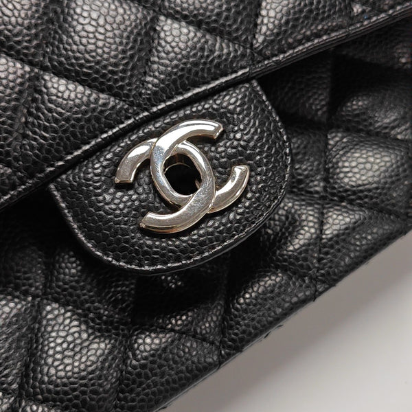 CLASSIC FLAP Medium Quilted Grained Calfskin Black