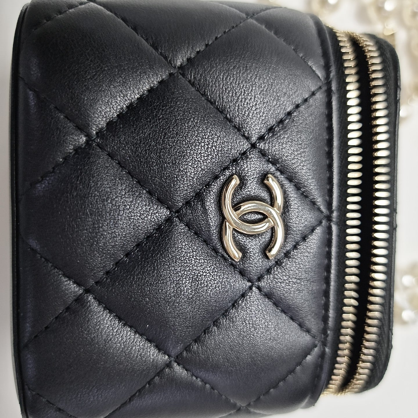 VANITY CASE Small Quilted Lambskin Black