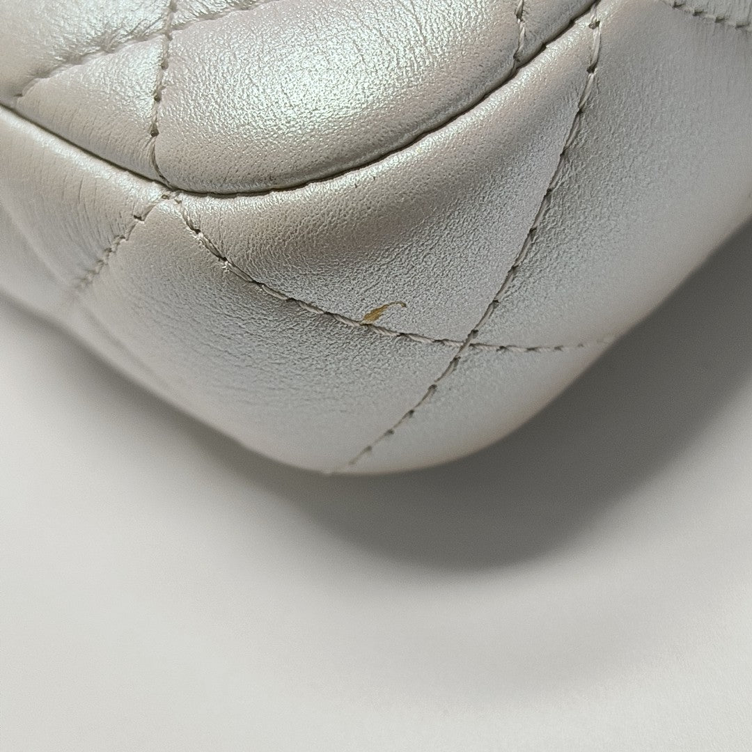 CLASSIC FLAP Mini Quilted Calfskin Metallic