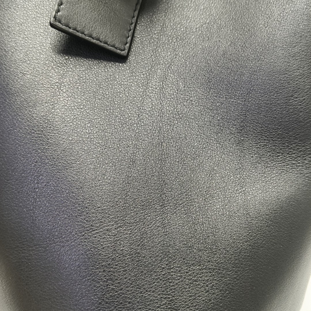 Pebble Bucket Mini Calfskin Black