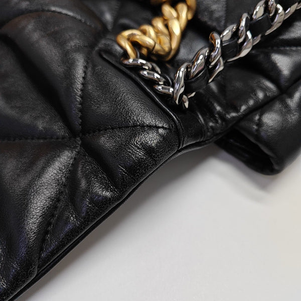CHANEL 19 Medium Quilted Lambskin Black