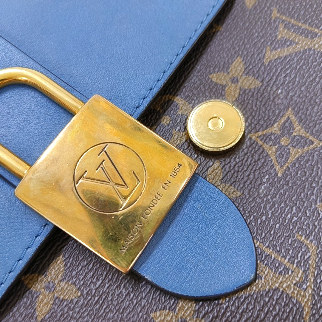 Authenticated pre-owned  LOCKY BB Monogram Coated Canvas Blue - Shoulder Bag at Looply