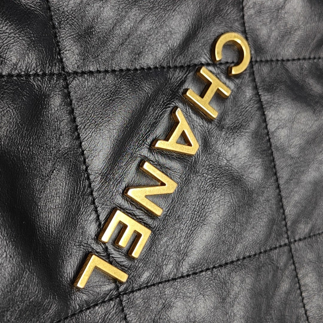CHANEL 22 Large Quilted Calfskin Black