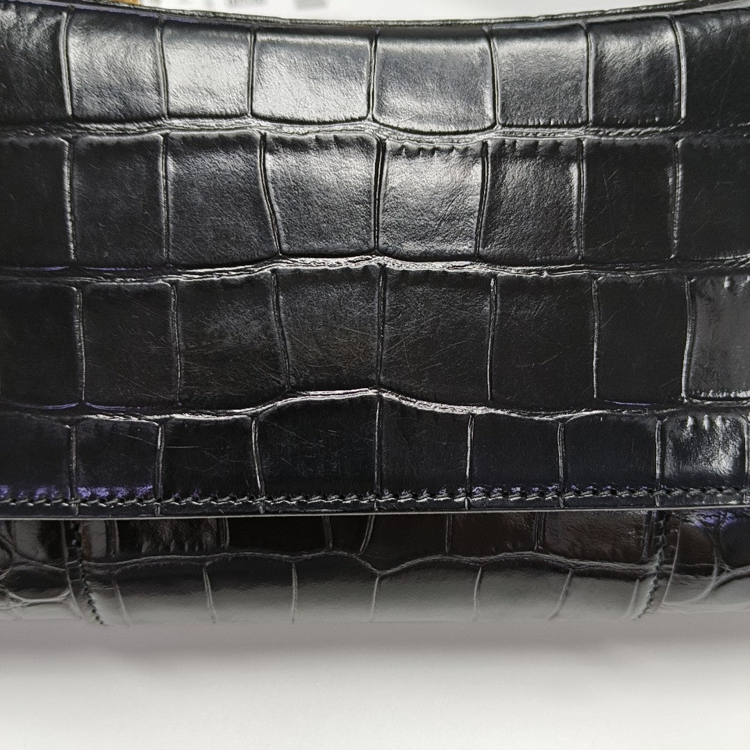 Hourglass Wallet On Chain Small Calfskin Black
