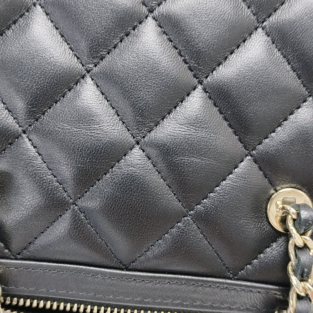 Quilted Lambskin Shoulder Bag Black