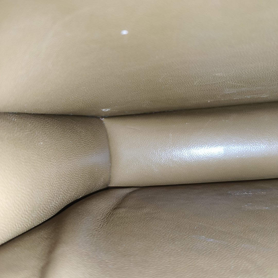 CLASSIC BOX Medium Calfskin Brown