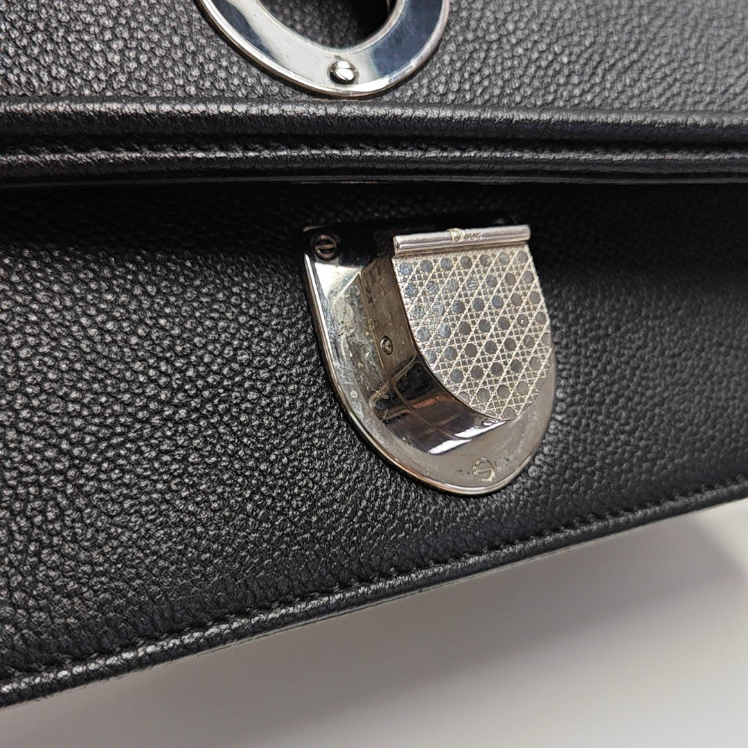 Diorama Medium Cannage Calfskin Black