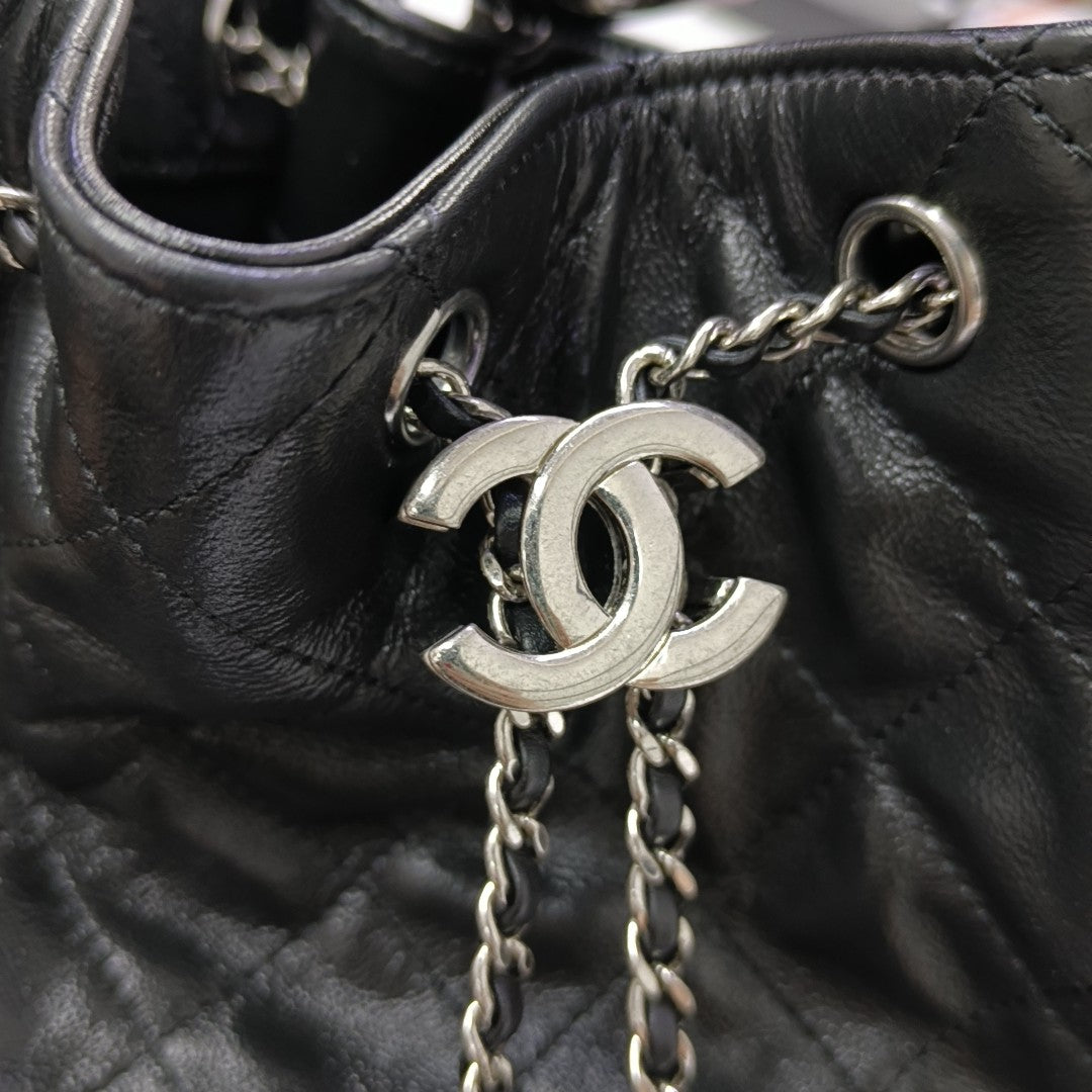 CHANEL 25 Small Quilted Calfskin Black