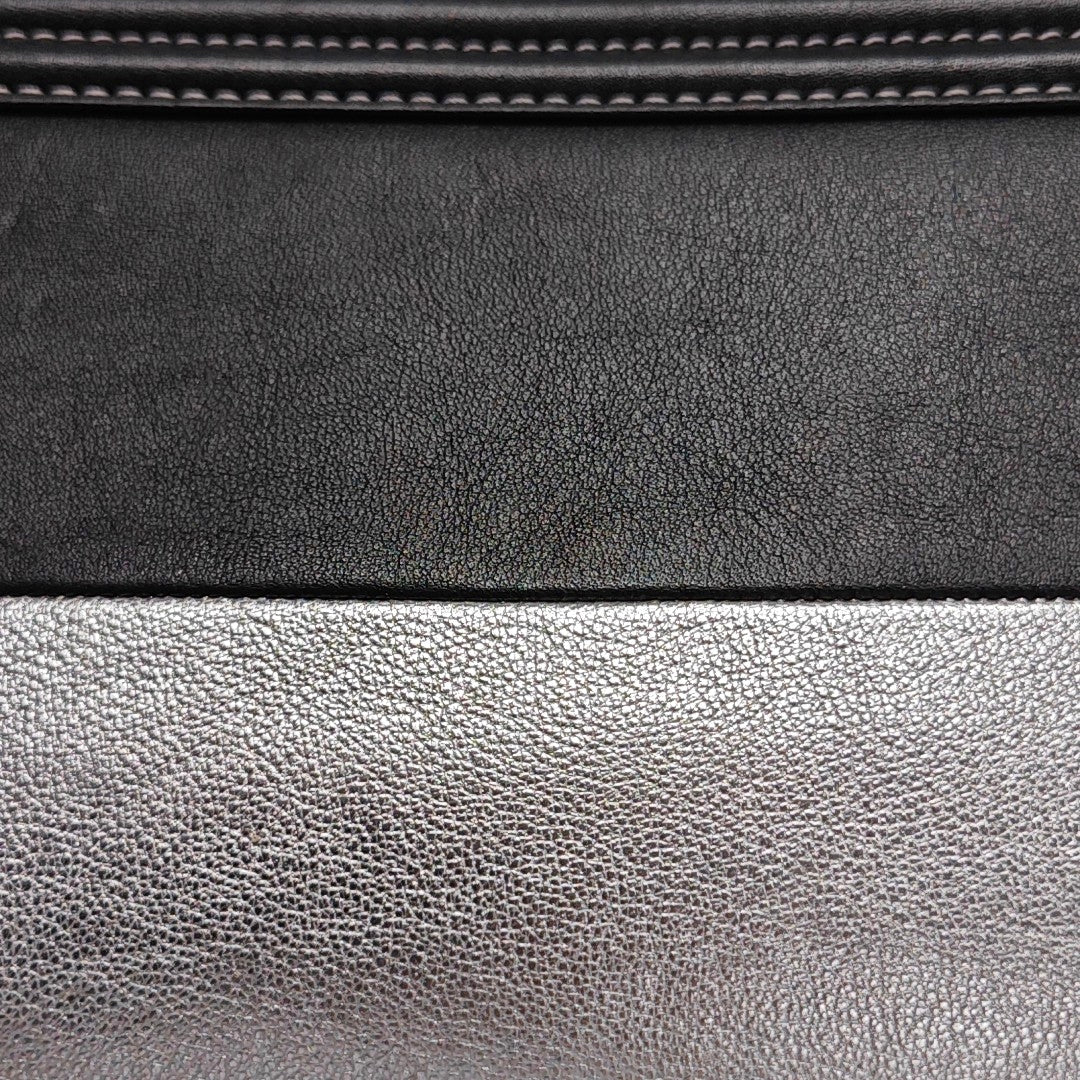 Authenticated pre-owned  BOY CHANEL Medium Calfskin Black - Shoulder Bag at Looply