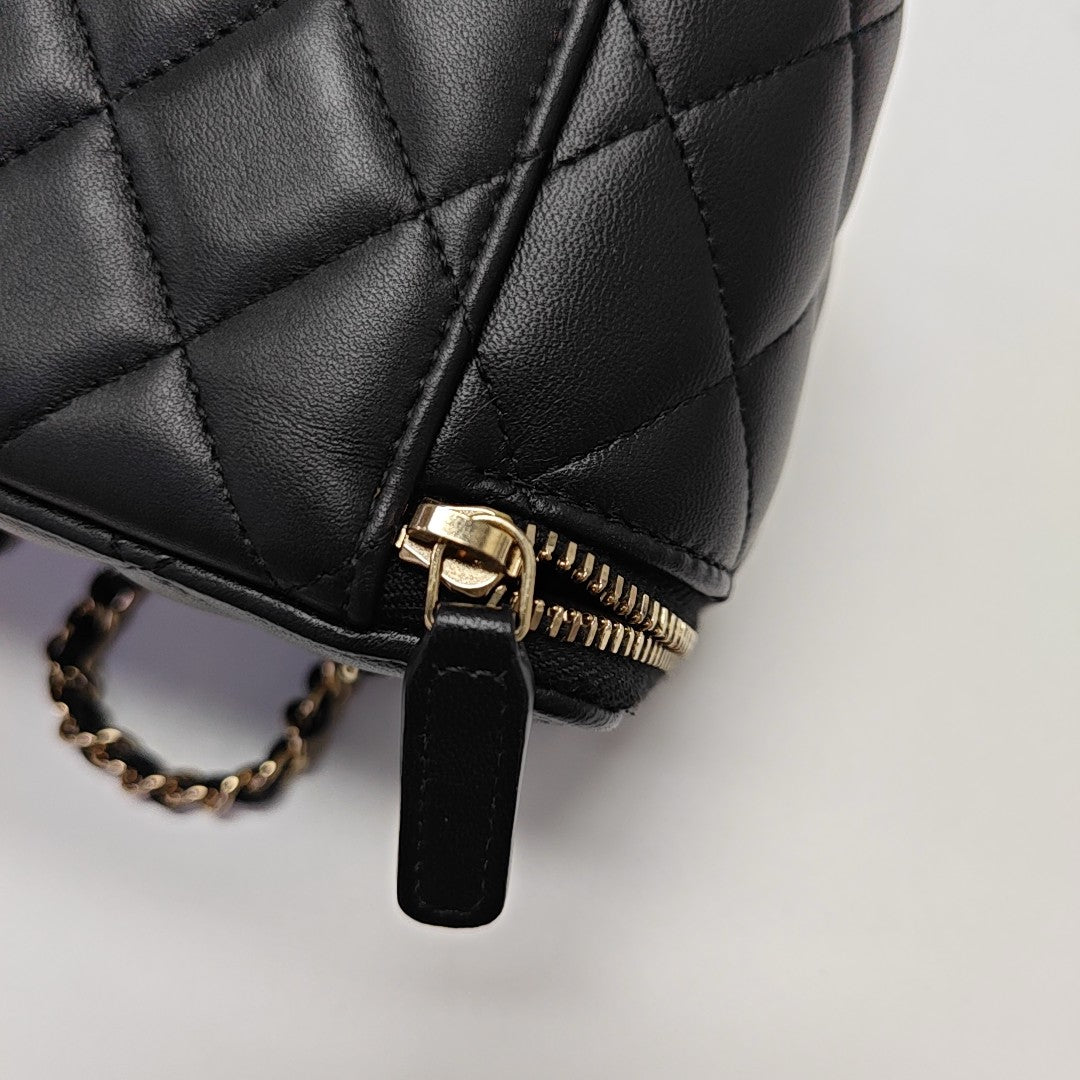 VANITY CASE Small Quilted Lambskin Black