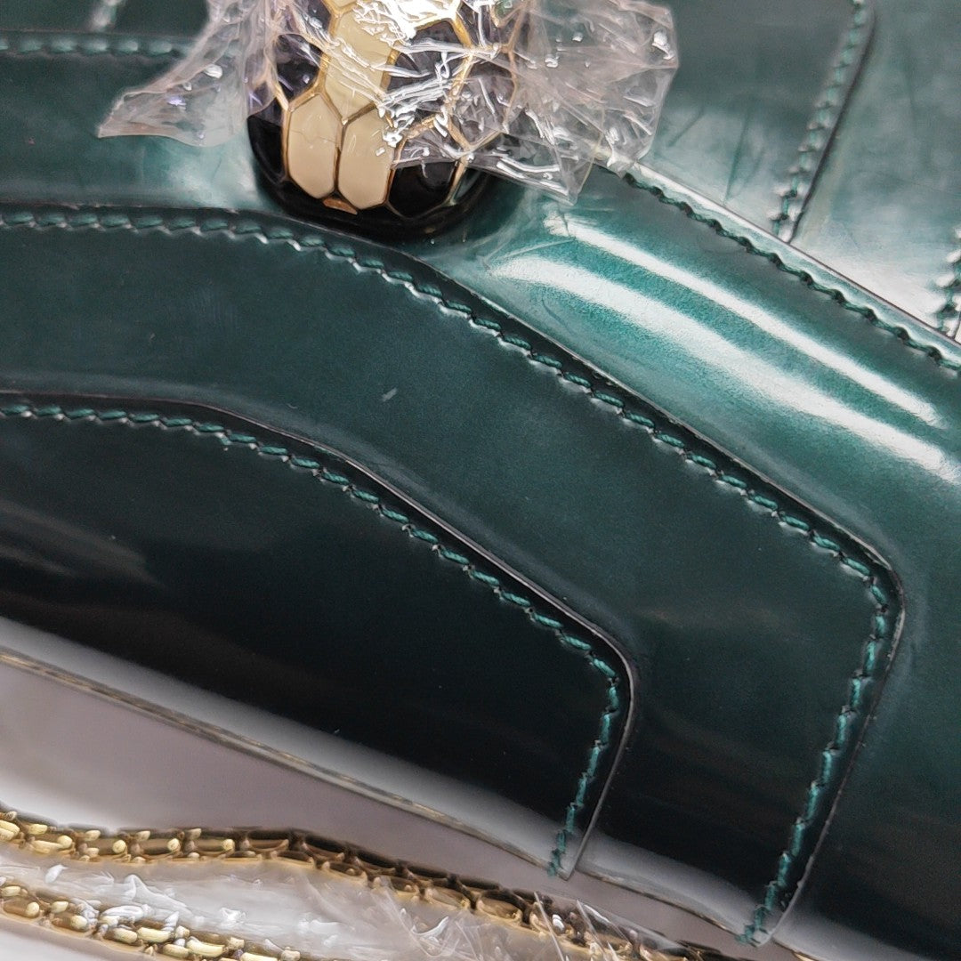 SERPENTI FOREVER Small Patent Leather Green