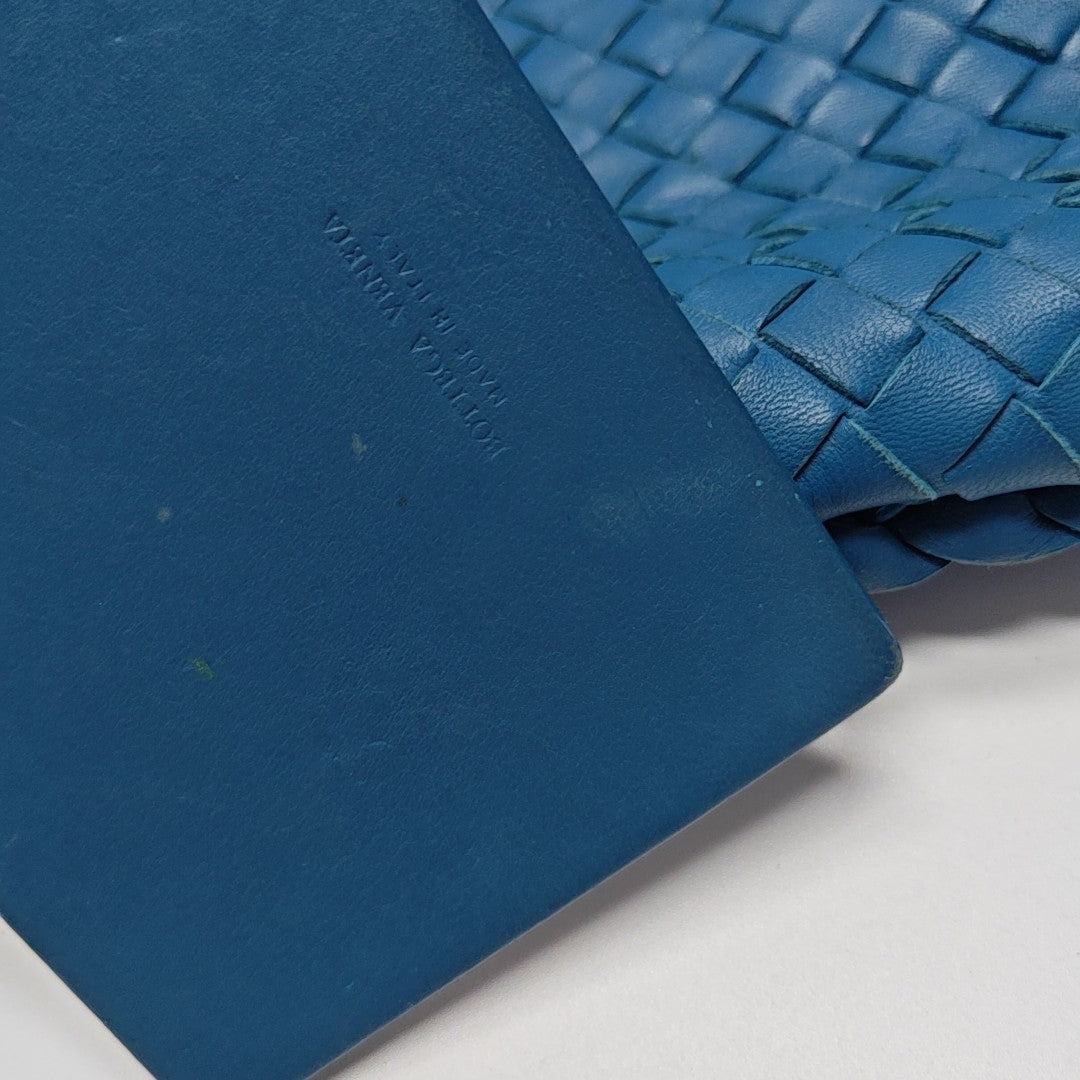 Veneta Large Calfskin Blue