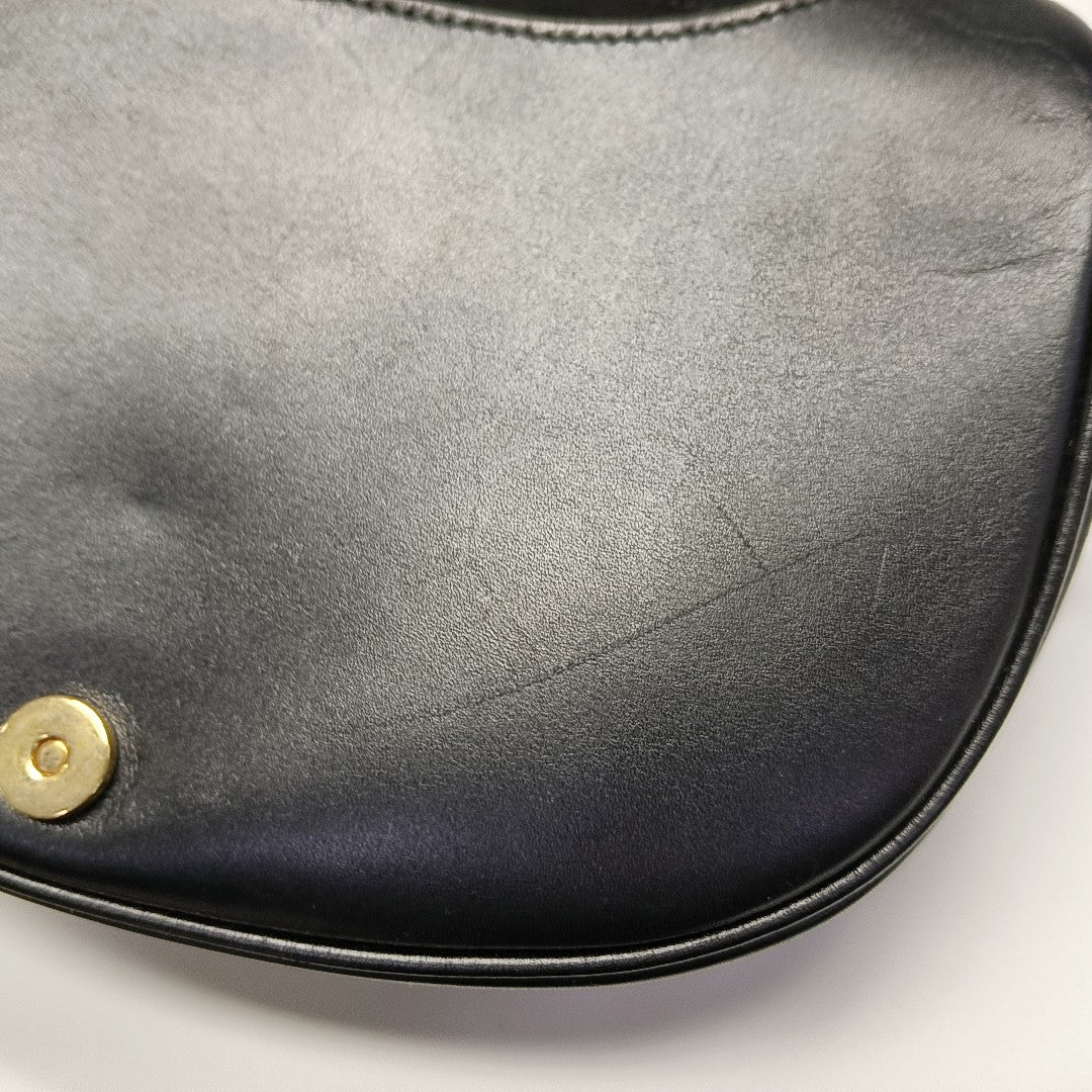 Bobby Medium Calfskin Black