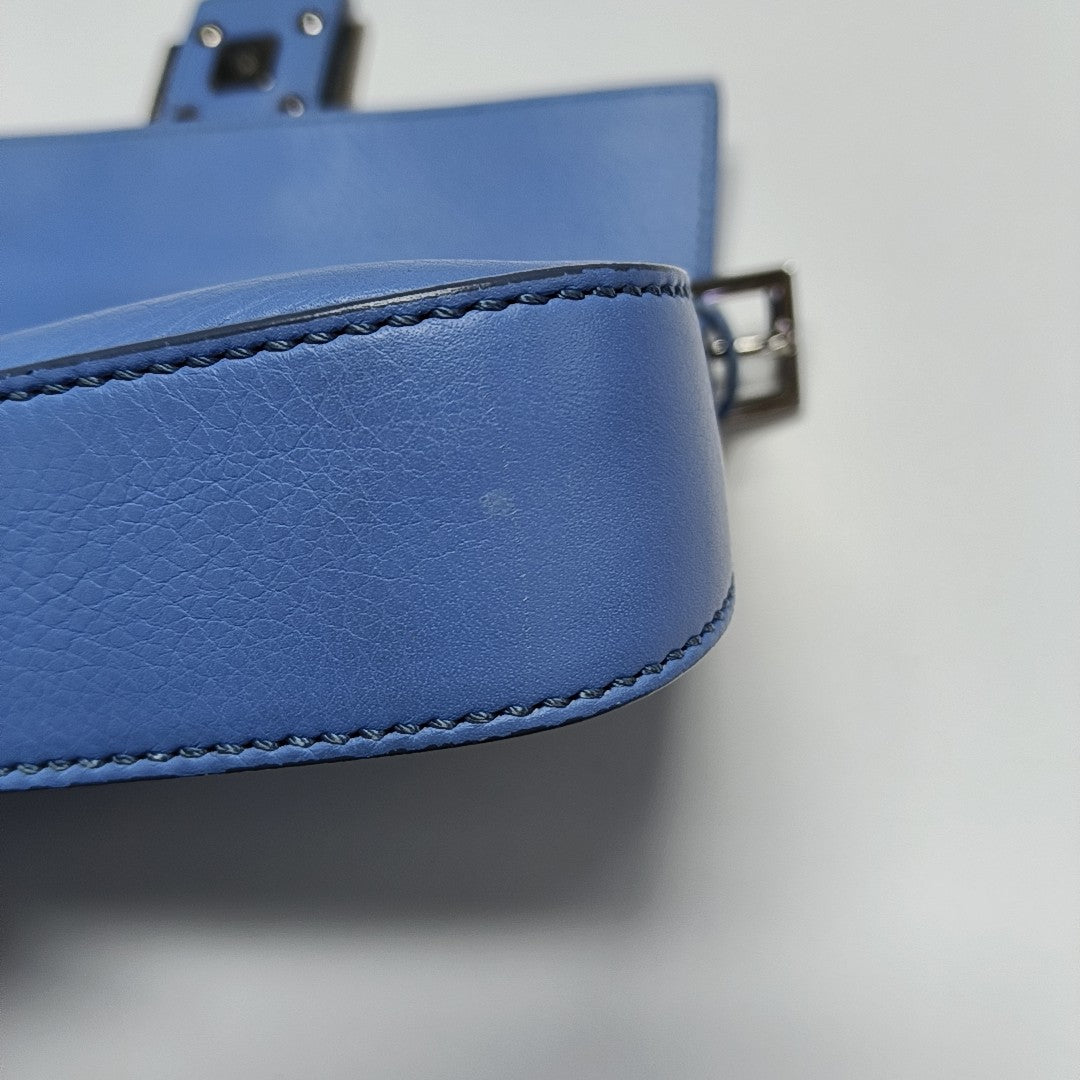 Baguette Medium Calfskin Blue