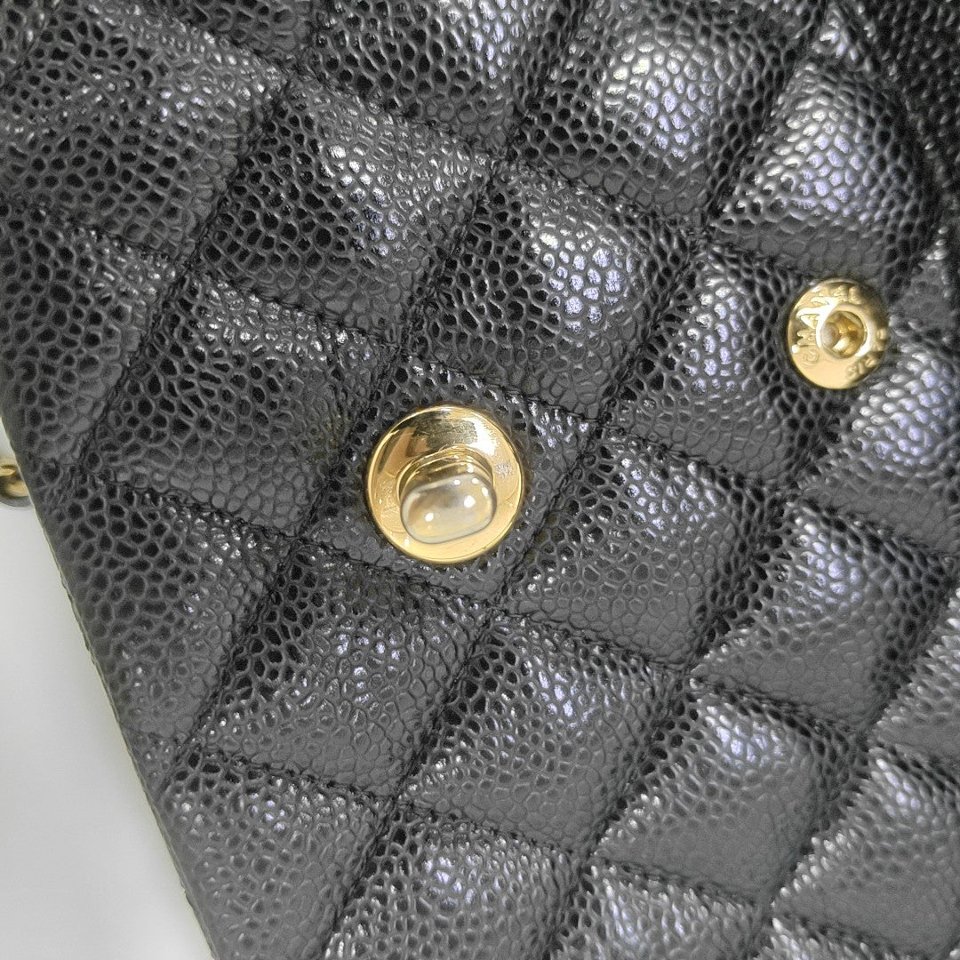CLASSIC FLAP Medium Quilted Grained Calfskin Black