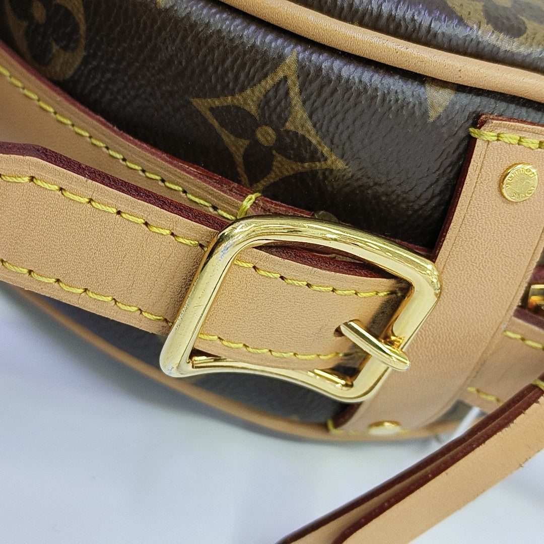 BOITE CHAPEAU PM Monogram Coated Canvas Brown