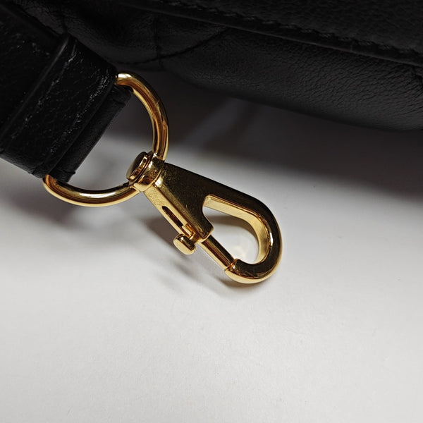 Groove 16 Cannage Calfskin Black