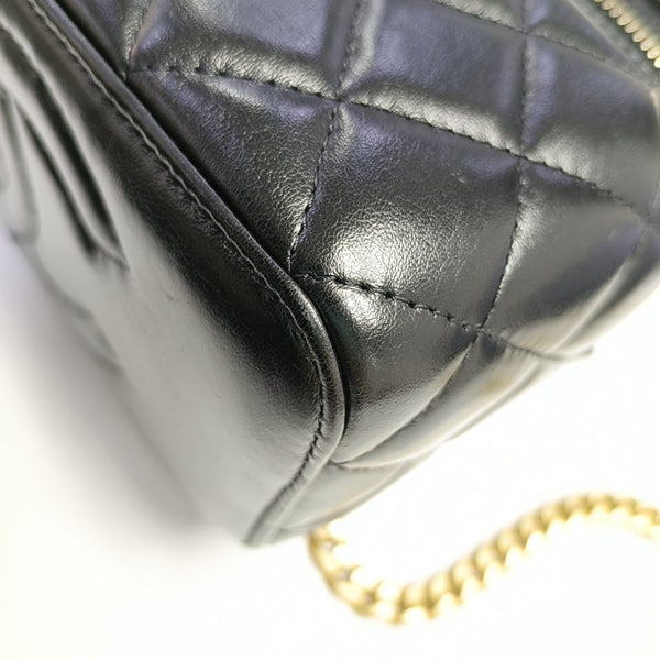 VANITY CASE Small Quilted Lambskin Black