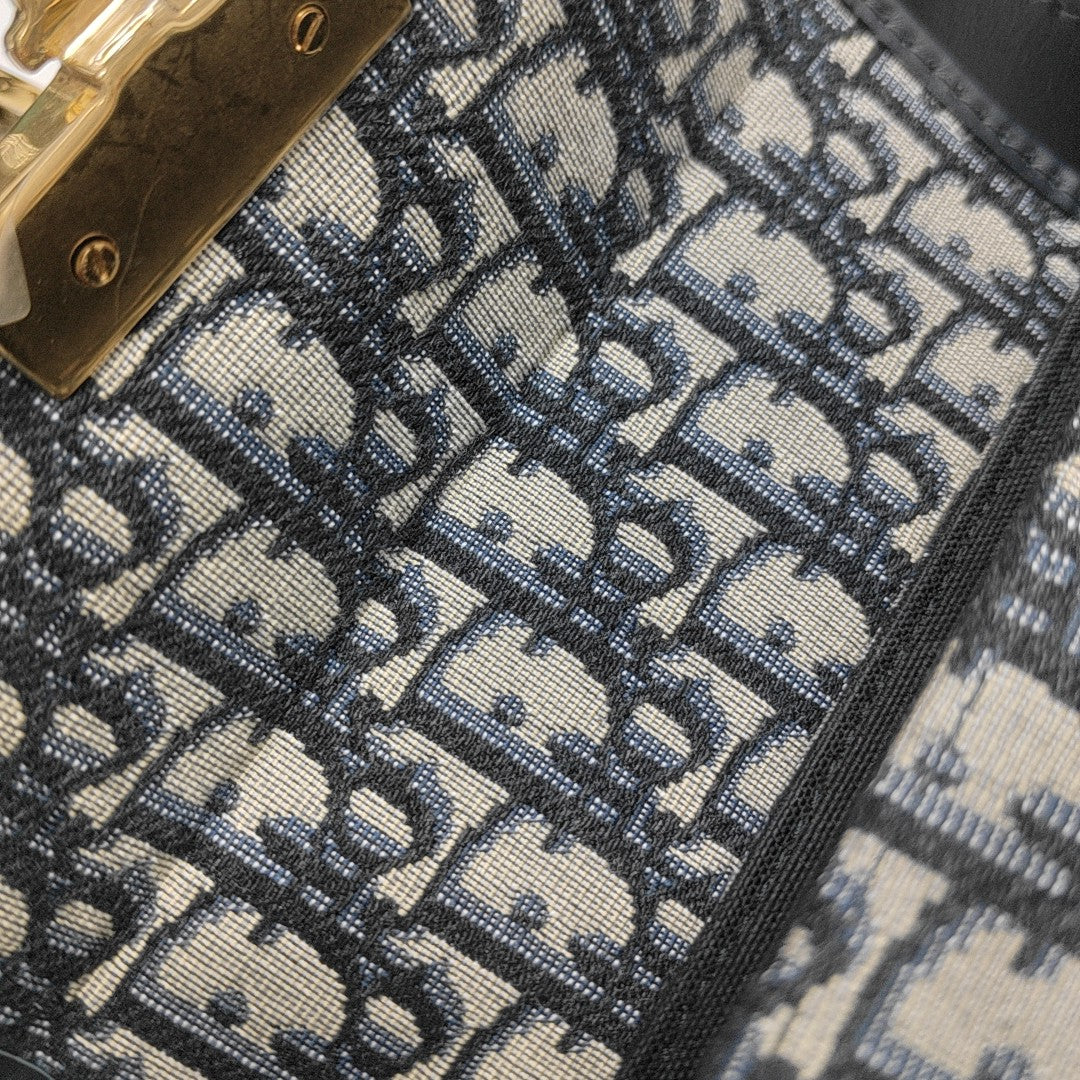 30 Montaigne Mini Oblique Canvas Blue