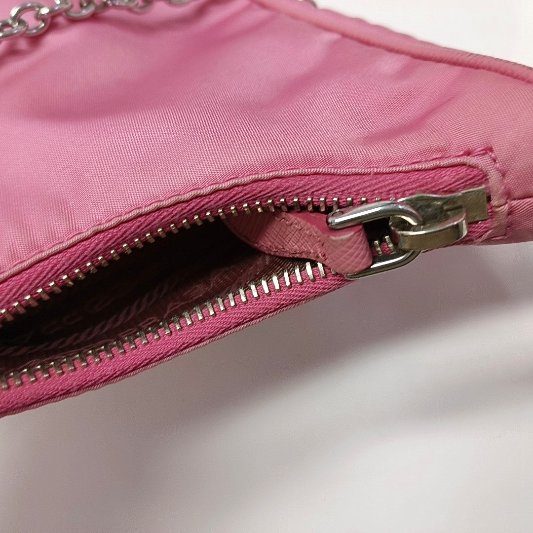Authenticated pre-owned  Re-Edition2005 Nylon Pink - Shoulder Bag at Looply