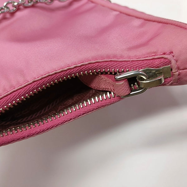 Authenticated pre-owned  Re-Edition2005 Nylon Pink - Shoulder Bag at Looply