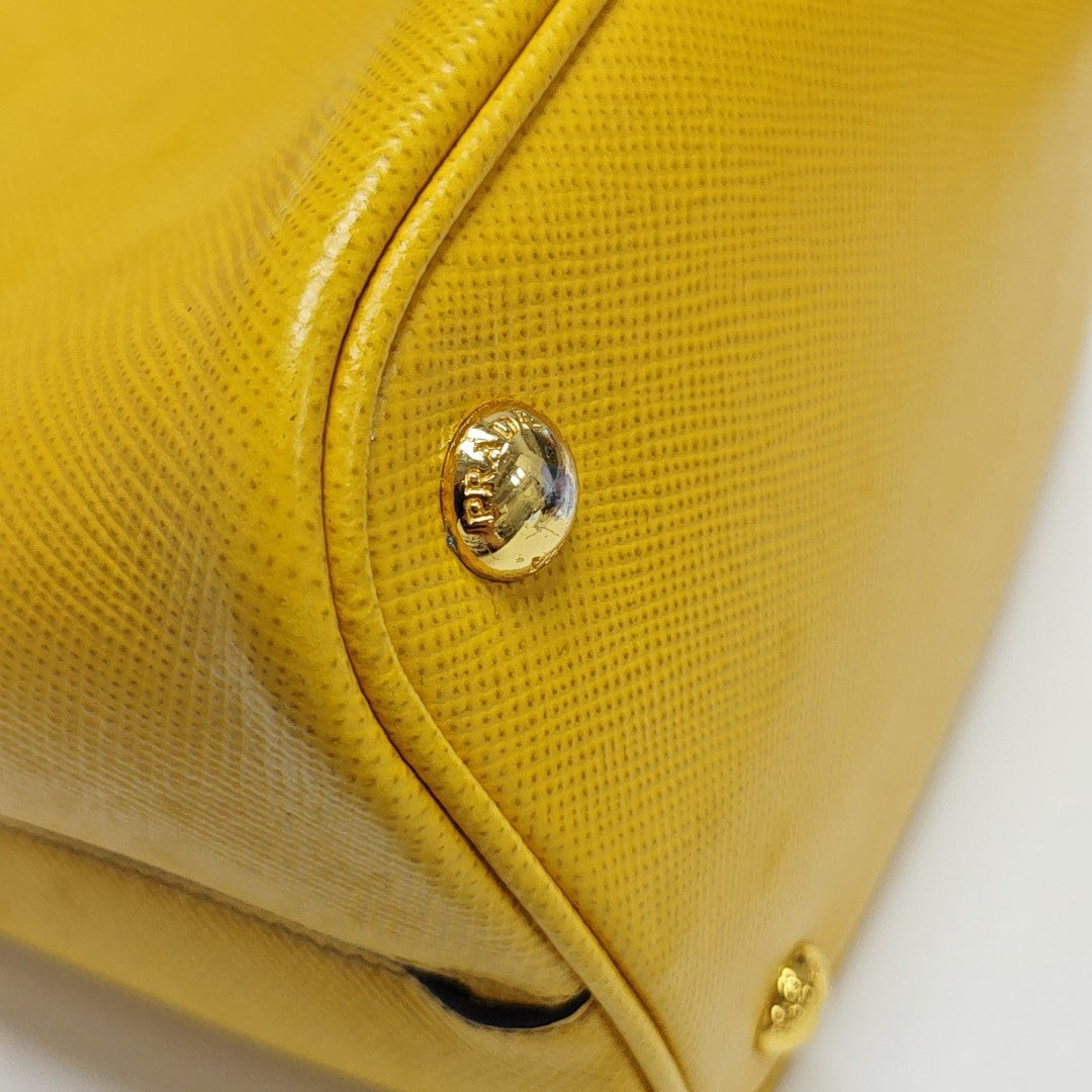 Panier Medium Calfskin Yellow