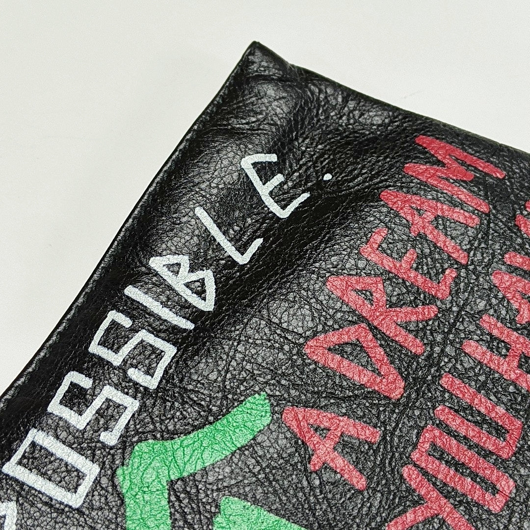 Authenticated pre-owned  Ville Calfskin Black - Clutch at Looply