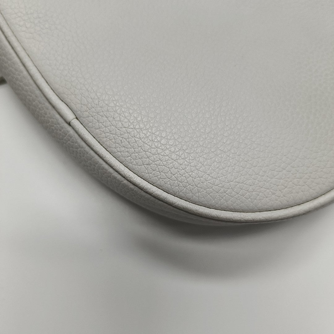 Authenticated pre-owned  Saddle Medium Calfskin White - Crossbody Bag at Looply