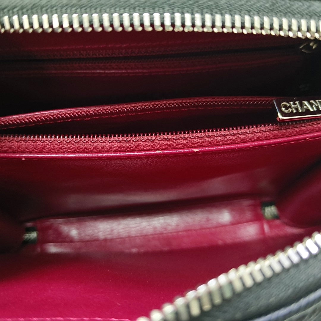 Authenticated pre-owned  FILIGREE Medium Quilted Grained Calfskin Black - Shoulder Bag at Looply