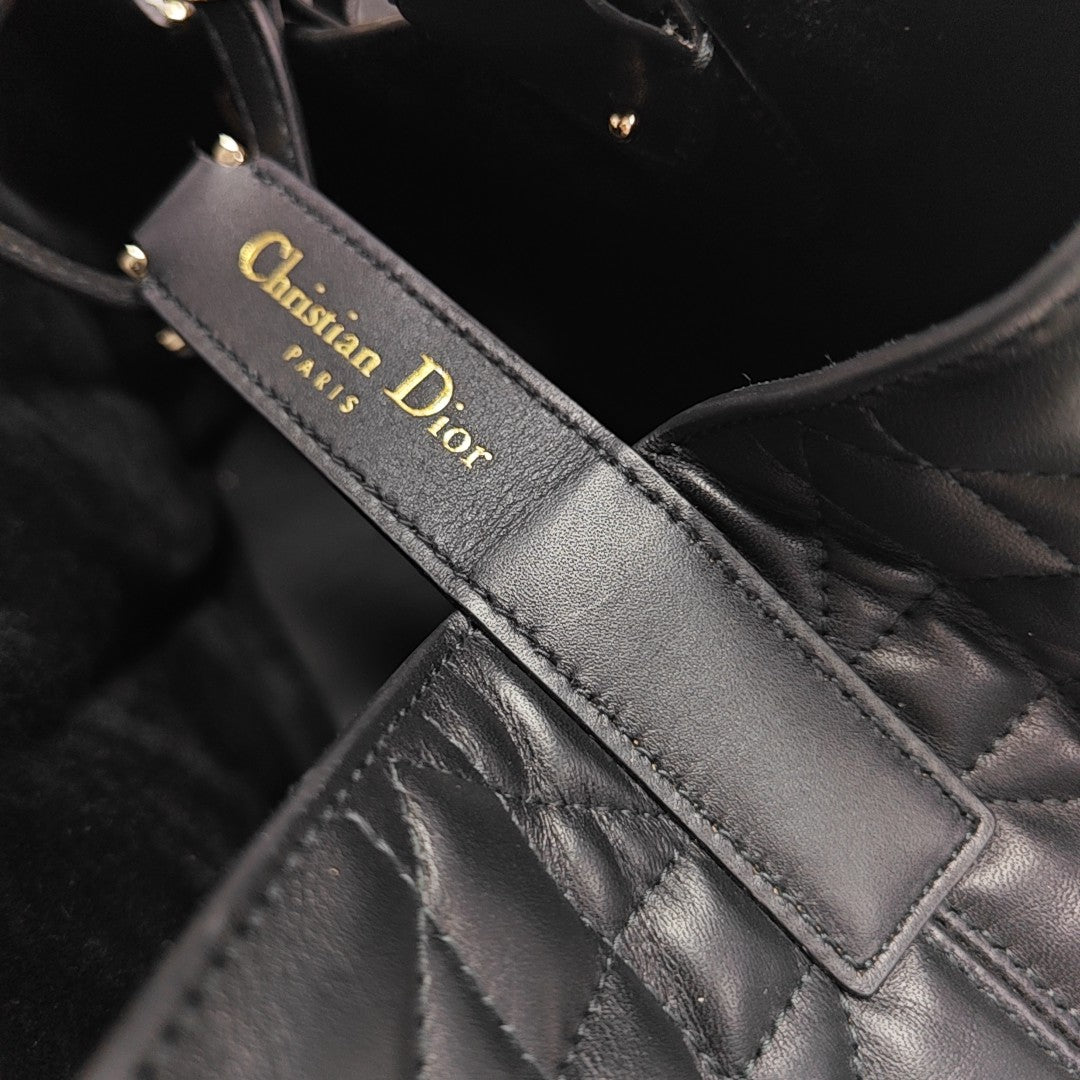 Toujours Medium Cannage Calfskin Black