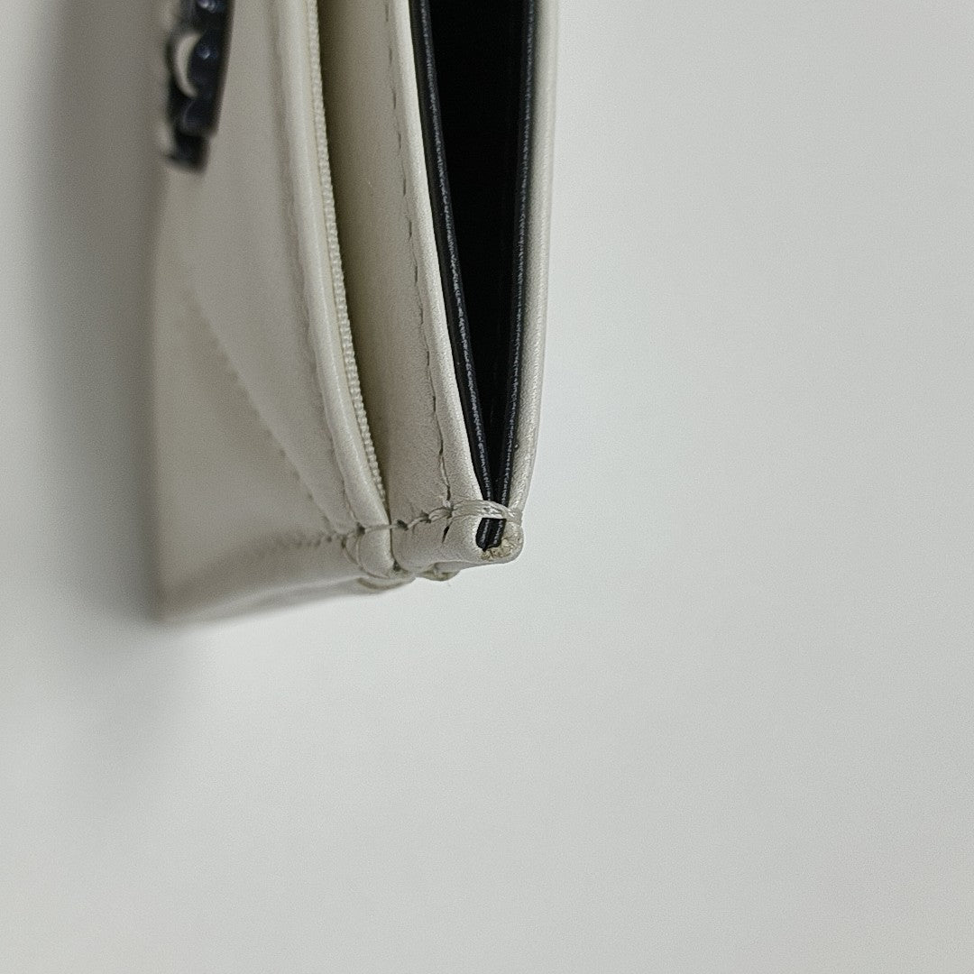 CHANEL 19 Small Quilted Calfskin White Card Holder