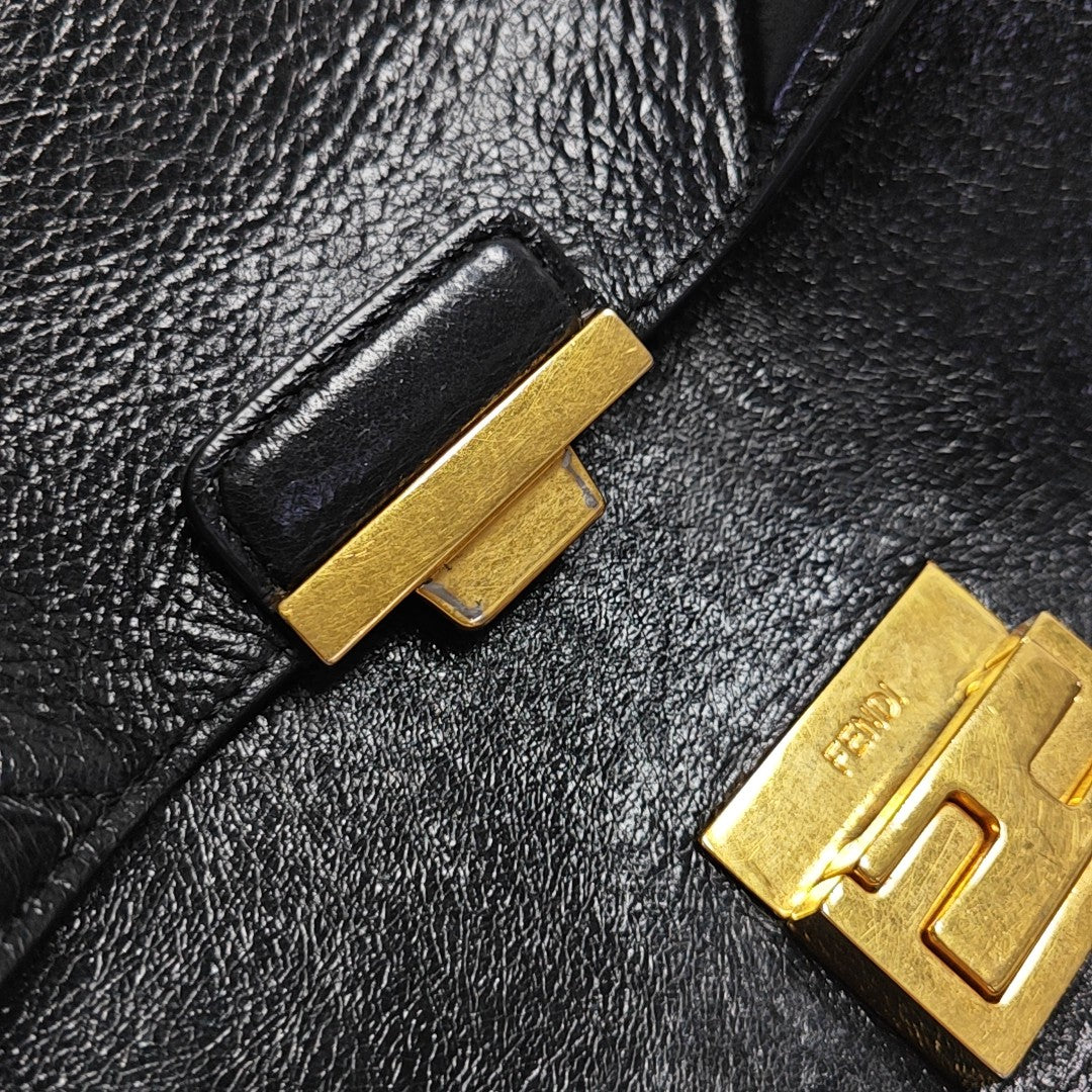 Kan U Small Lambskin Black