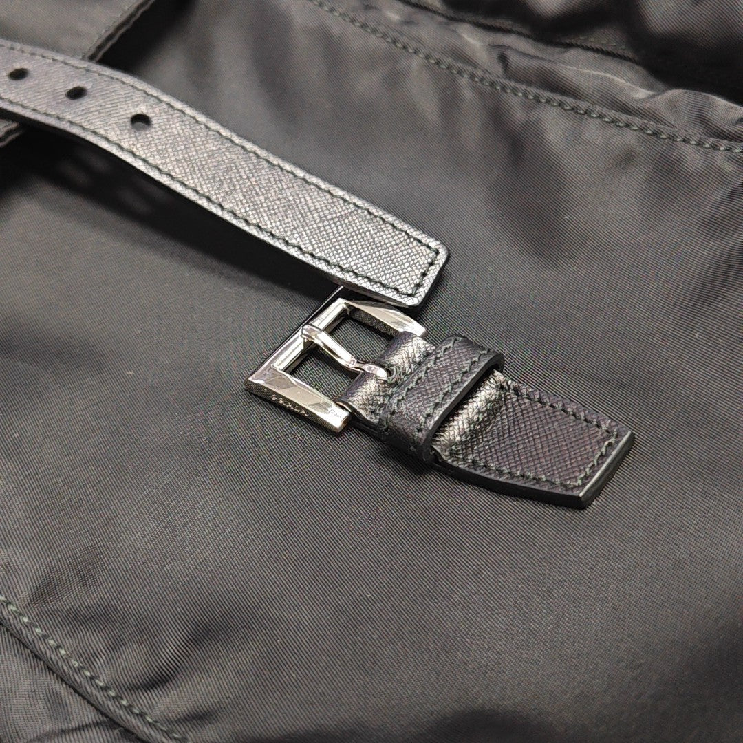 Vela Messenger Bag Nylon Black